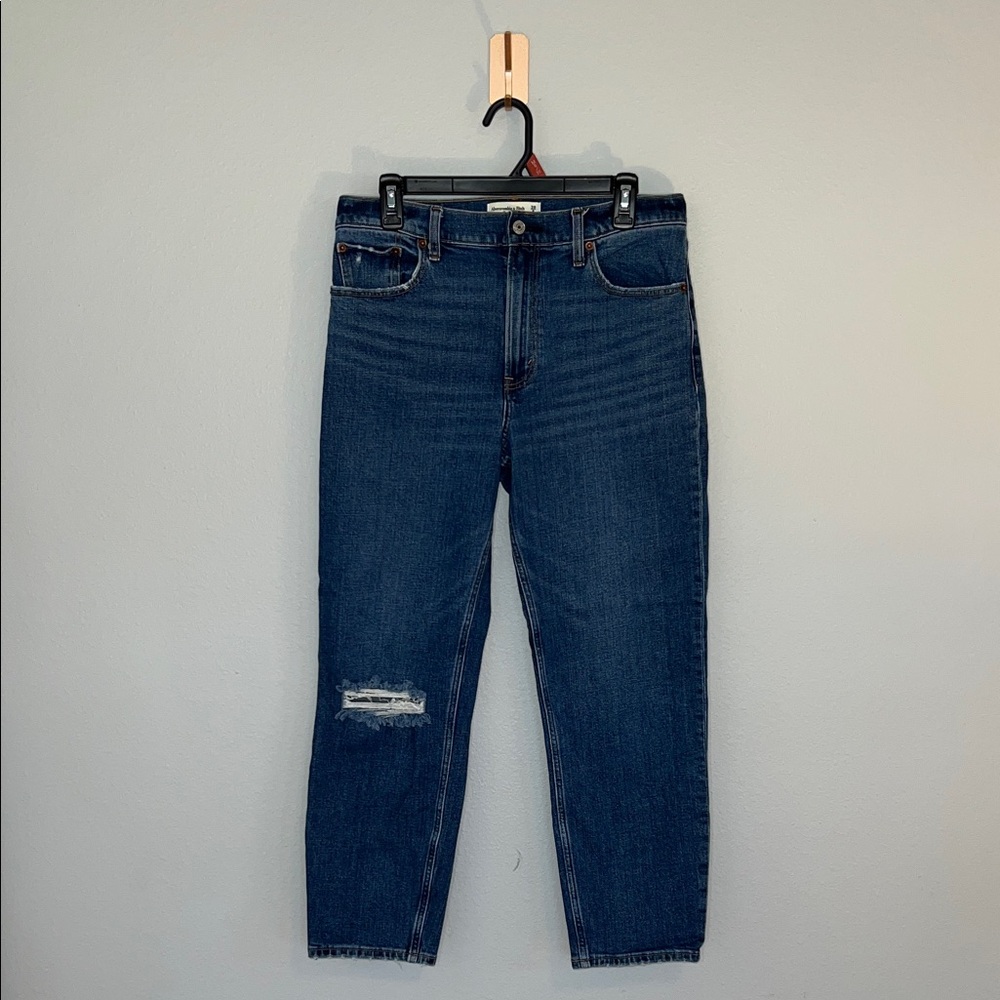Abercrombie & Fitch The Mom High Rise Jeans 💜